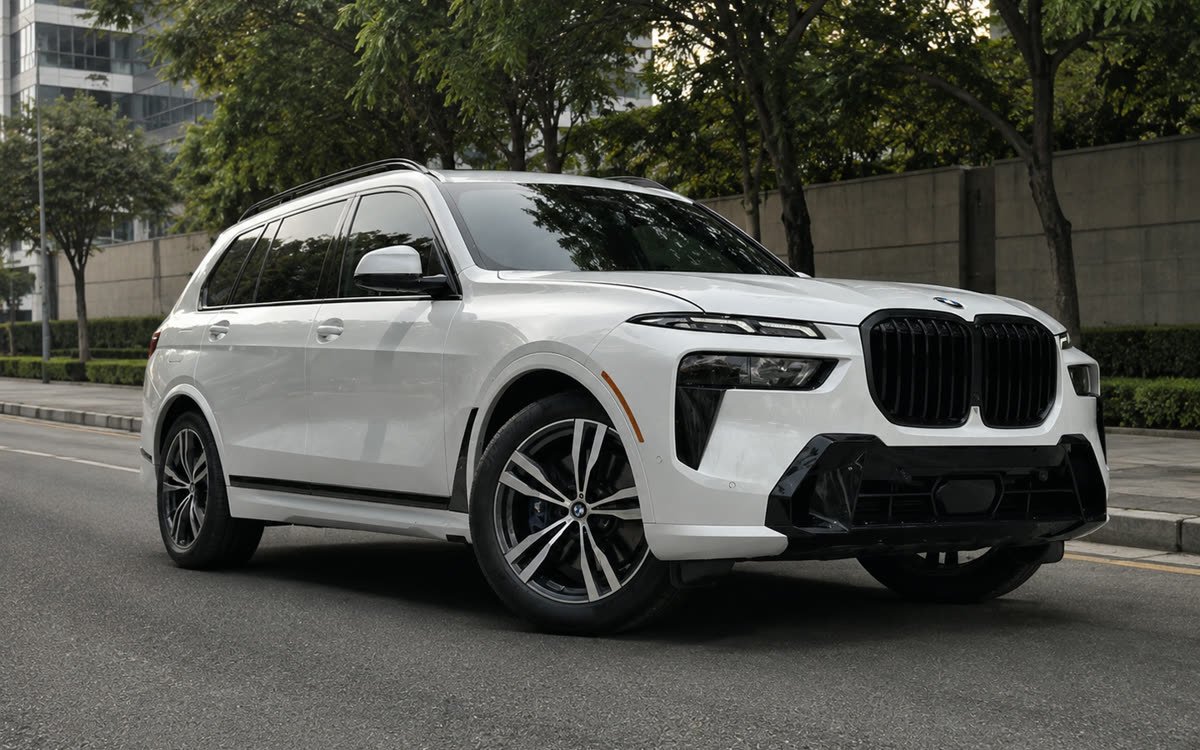 BMW X7 wedding car rental in Delhi — flagship SUV for baraat convoy